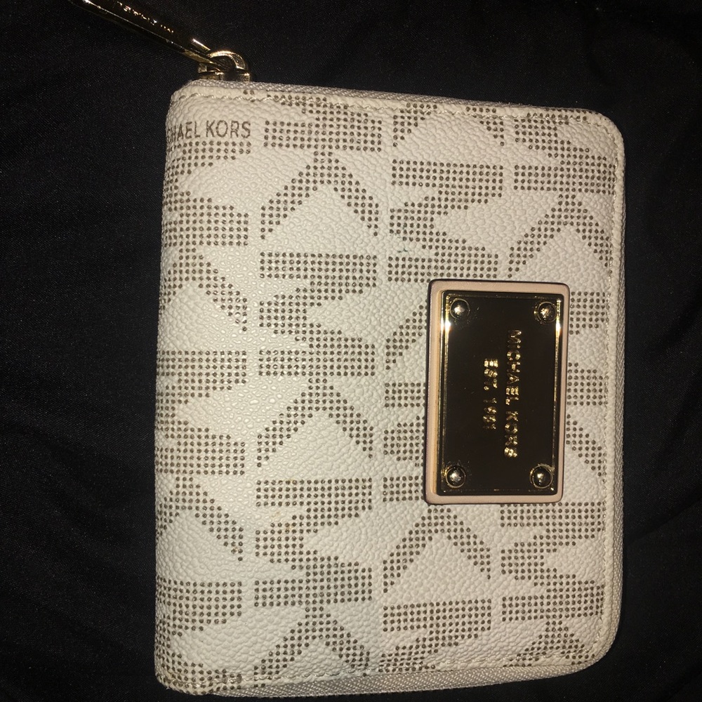 Michael Kors Small Zip Around Wallet